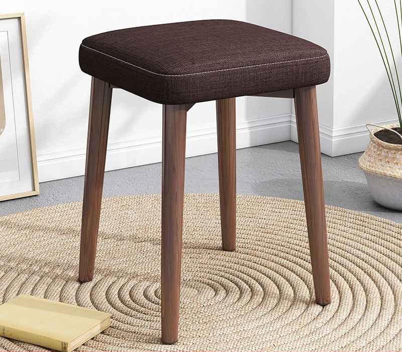 Tabourets en bois pour une vie élégante
