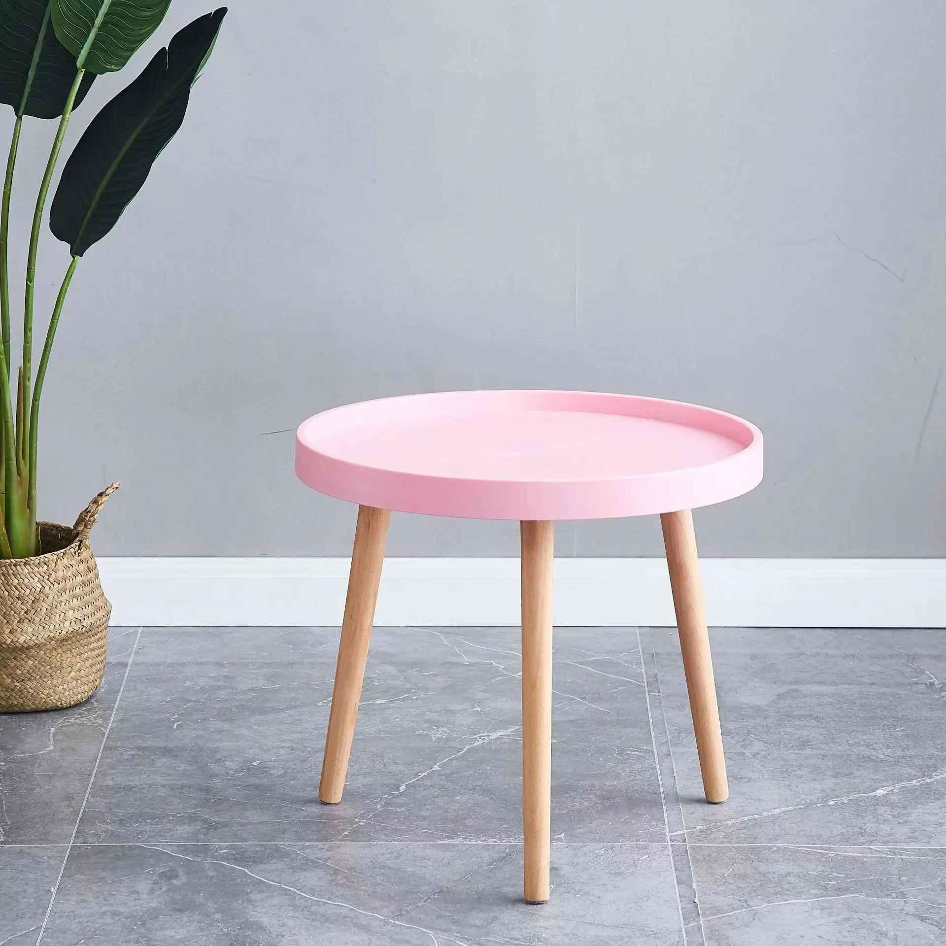 Table d'appoint nordique - Épurée et simple