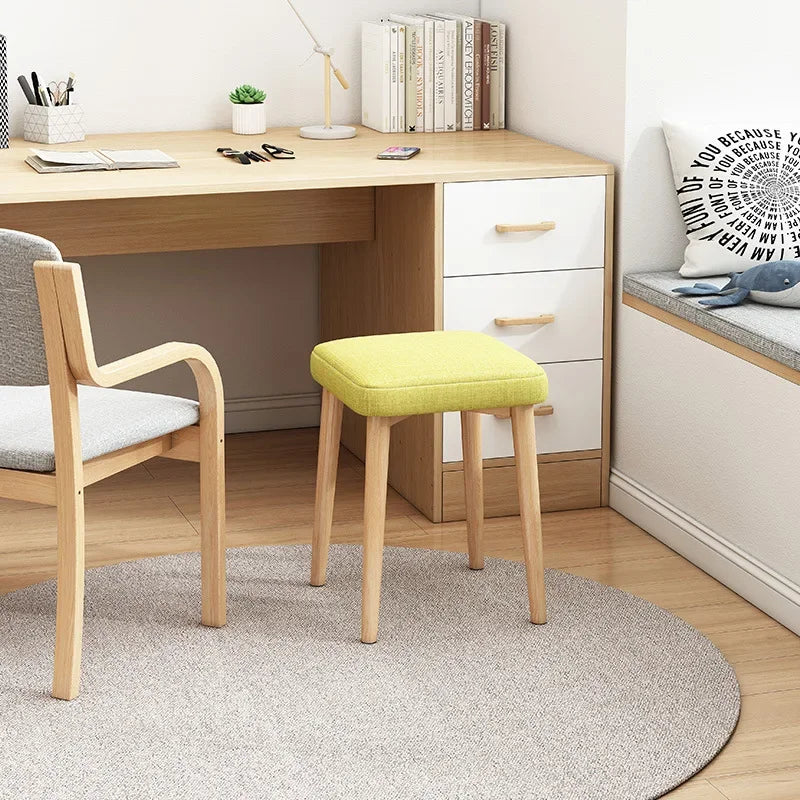 Tabourets en bois pour une vie élégante