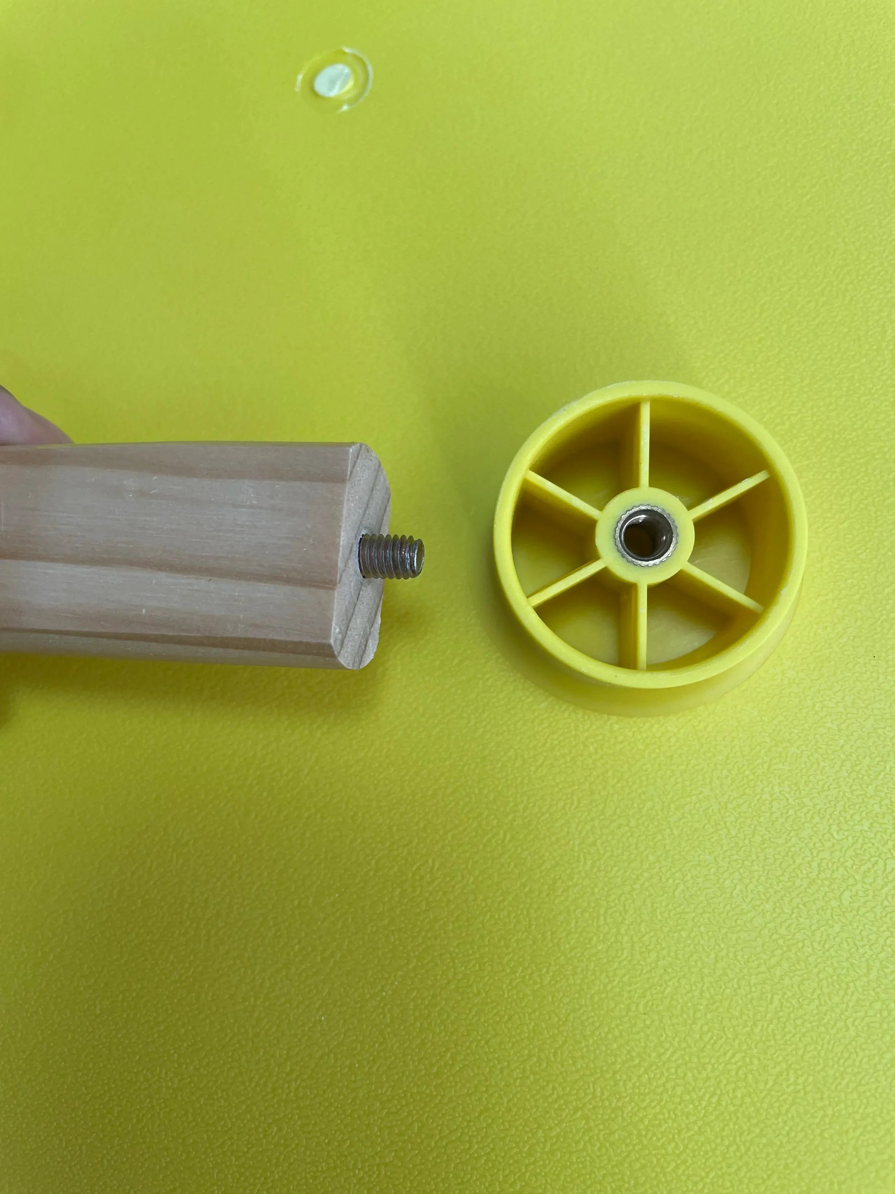 Table d'appoint nordique - Épurée et simple